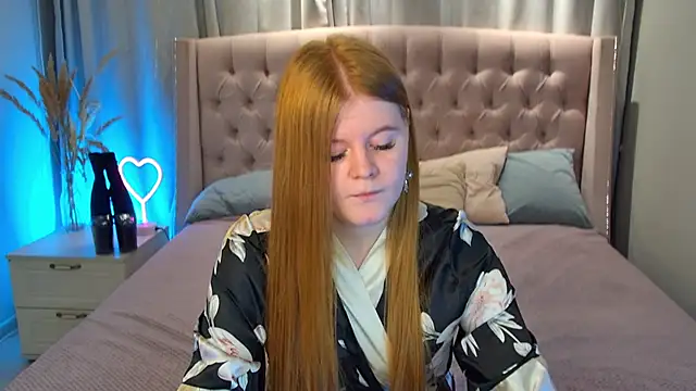 Snapshot of JessicaEmber chatting on 04/21/26, 05:03 JessicaEmber online show from 04/21/26, 05:03