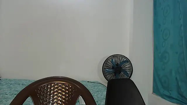 Snapshot of MichellDeLaTorre69 chatting on 06/12/26, 10:41 MichellDeLaTorre69 online show from 06/12/26, 10:41
