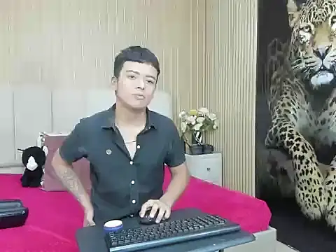 Snapshot of ThiagoGonzalez_ chatting on 03/13/26, 07:20 ThiagoGonzalez online show from 03/13/26, 07:20