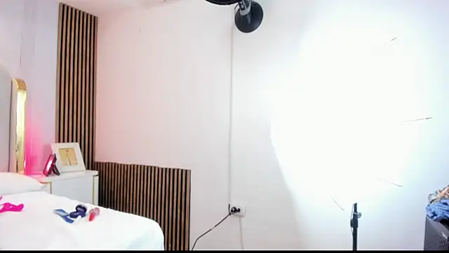 Snapshot of cintya_evans chatting on 03/28/26, 08:08 cintya evans online show from 03/28/26, 08:08