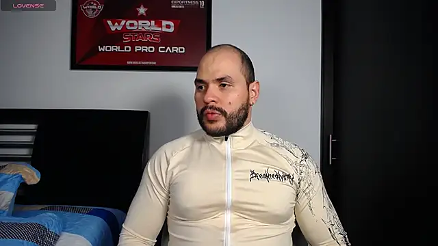 Snapshot of Axel_Dominus chatting on 04/14/26, 03:01 Axel Dominus online show from 04/14/26, 03:01