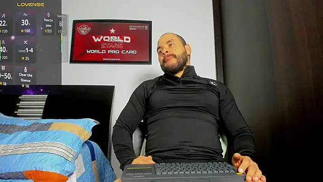 Snapshot of Axel_Dominus chatting on 04/19/26, 01:05 Axel Dominus online show from 04/19/26, 01:05