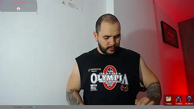 Snapshot of Axel_Dominus chatting on 05/20/26, 11:33 Axel Dominus online show from 05/20/26, 11:33