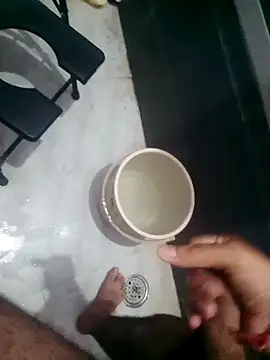 Snapshot of desilund0230 chatting on 03/23/26, 06:28 desilund0230 online show from 03/23/26, 06:28