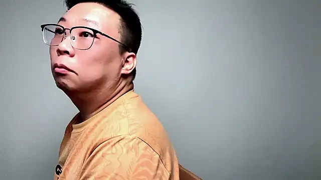 Snapshot of shentong0312 chatting on 03/14/26, 05:18 shentong0312 online show from 03/14/26, 05:18