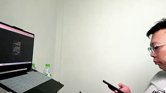 Snapshot of shentong0312 chatting on 03/15/26, 02:23 shentong0312 online show from 03/15/26, 02:23