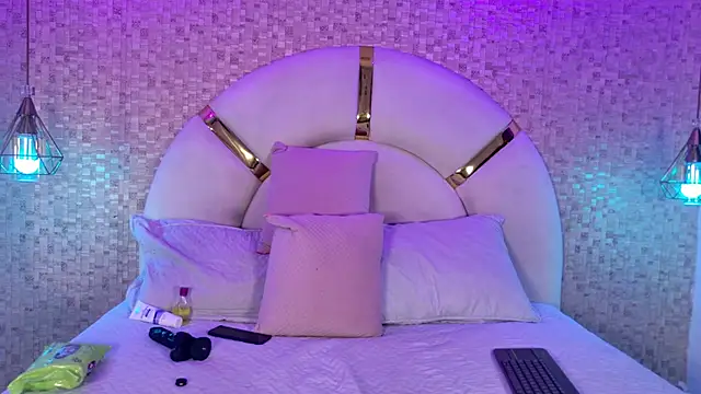 esmeralda sm online show from 03/12/26, 07:20