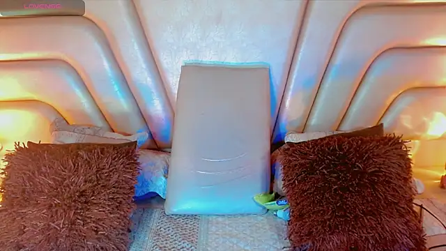 Snapshot of tiifannysexyhot chatting on 03/22/26, 01:53 tiifannysexyhot online show from 03/22/26, 01:53