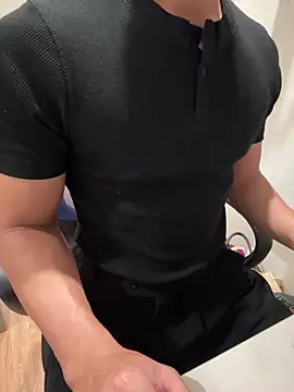 Snapshot of ZhangQing95 chatting on 03/13/26, 12:01 ZhangQing95 online show from 03/13/26, 12:01