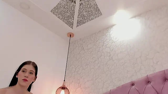 Snapshot of saraa_joness_ chatting on 03/20/26, 07:30 saraa joness online show from 03/20/26, 07:30