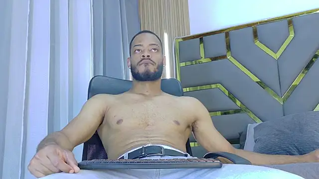 Snapshot of Oliver_bigblack_cock chatting on 03/16/26, 06:34 Oliver bigblack cock online show from 03/16/26, 06:34