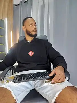 Snapshot of Oliver_bigblack_cock chatting on 03/30/26, 05:58 Oliver bigblack cock online show from 03/30/26, 05:58