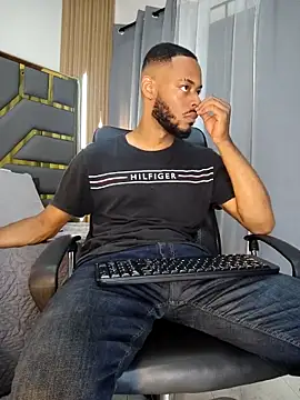 Snapshot of Oliver_bigblack_cock chatting on 04/14/26, 06:03 Oliver bigblack cock online show from 04/14/26, 06:03