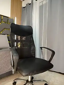 Snapshot of Oliver_bigblack_cock chatting on 04/16/26, 06:09 Oliver bigblack cock online show from 04/16/26, 06:09