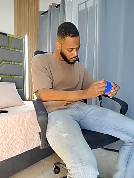 Snapshot of Oliver_bigblack_cock chatting on 04/18/26, 07:29 Oliver bigblack cock online show from 04/18/26, 07:29