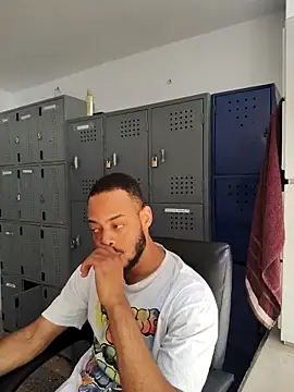 Snapshot of Oliver_bigblack_cock chatting on 04/27/26, 06:06 Oliver bigblack cock online show from 04/27/26, 06:06