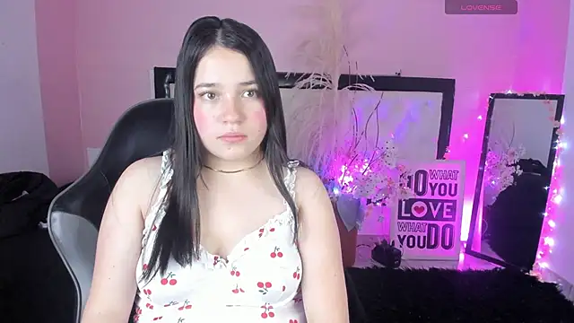 Snapshot of Julieth_Caandy chatting on 05/16/26, 11:31 Julieth Caandy online show from 05/16/26, 11:31