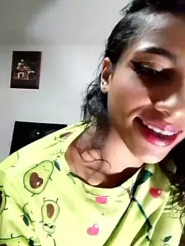 Snapshot of KattyBerryX chatting on 04/06/26, 06:20 KattyBerryX online show from 04/06/26, 06:20