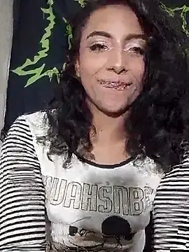 Snapshot of KattyBerryX chatting on 05/09/26, 02:39 KattyBerryX online show from 05/09/26, 02:39