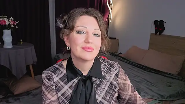 Sirena Fly online show from 06/17/26, 10:21