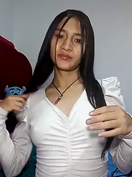 KarolaMendez online show from 04/24/26, 03:14