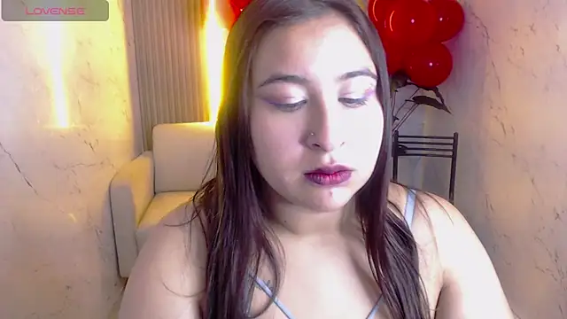 Snapshot of Lunafemme_tf chatting on 03/21/26, 03:22 Lunafemme tf online show from 03/21/26, 03:22