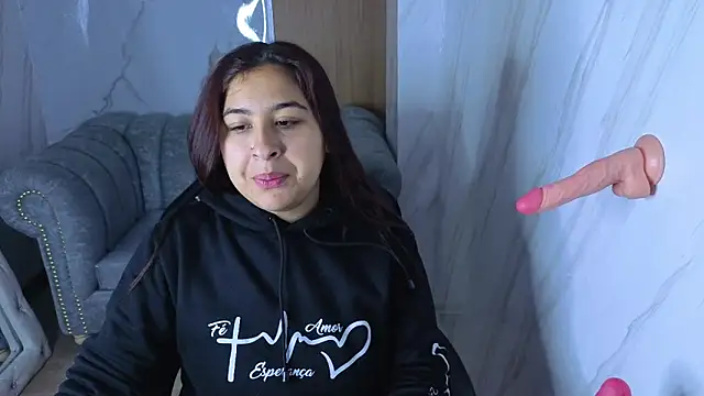 Snapshot of Lunafemme_tf chatting on 04/22/26, 03:09 Lunafemme tf online show from 04/22/26, 03:09