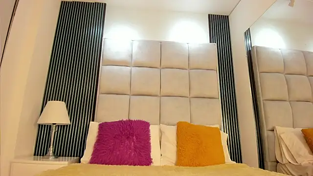 Snapshot of Amelie_Fabulous_ chatting on 03/25/26, 12:00 Amelie Fabulous online show from 03/25/26, 12:00