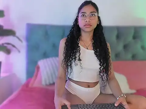 Snapshot of emaffox chatting on 03/21/26, 06:07 emaffox online show from 03/21/26, 06:07