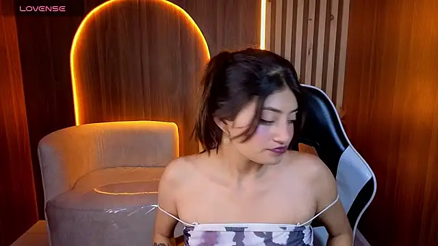 Lia queen tx online show from 05/16/26, 03:14
