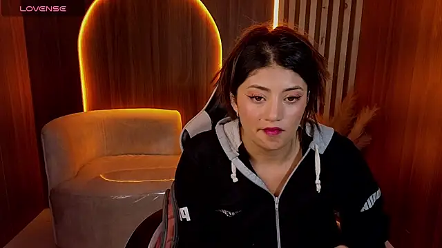 Lia queen tx online show from 06/19/26, 03:11