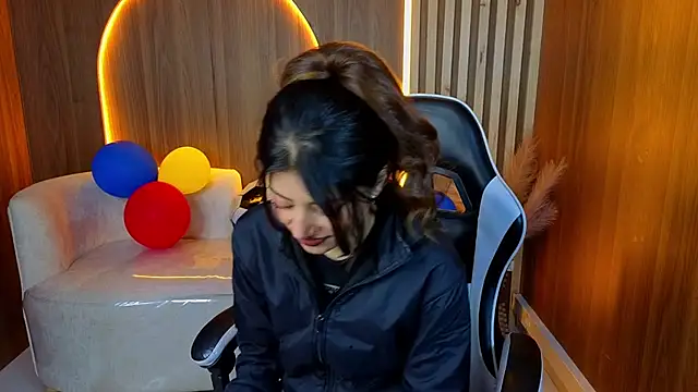 Lia queen tx online show from 07/02/26, 03:23