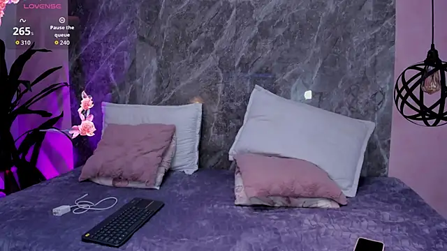 Snapshot of Megan_Stein chatting on 03/19/26, 06:56 Megan Stein online show from 03/19/26, 06:56