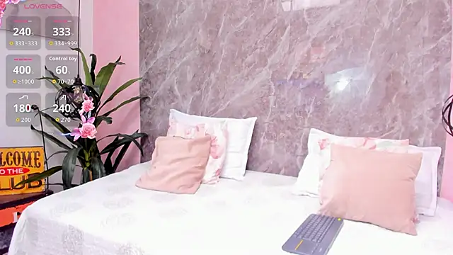 Snapshot of Megan_Stein chatting on 04/10/26, 07:29 Megan Stein online show from 04/10/26, 07:29