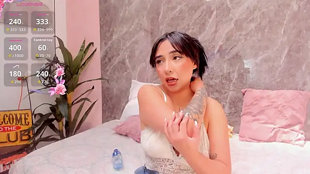 Snapshot of Megan_Stein chatting on 04/25/26, 06:49 Megan Stein online show from 04/25/26, 06:49