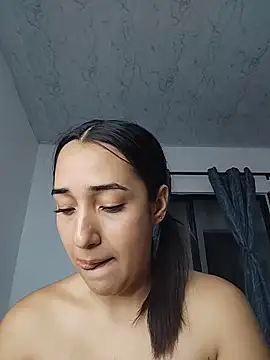 isabellaHill2 online show from 05/14/26, 05:03