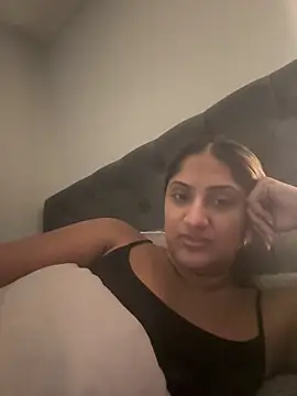 Snapshot of SexyRiri_ chatting on 03/18/26, 03:09 SexyRiri online show from 03/18/26, 03:09