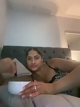 Snapshot of SexyRiri_ chatting on 03/19/26, 02:48 SexyRiri online show from 03/19/26, 02:48