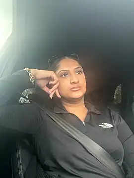 Snapshot of SexyRiri_ chatting on 03/24/26, 02:11 SexyRiri online show from 03/24/26, 02:11