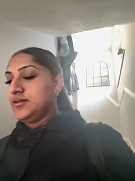 Snapshot of SexyRiri_ chatting on 03/26/26, 02:00 SexyRiri online show from 03/26/26, 02:00