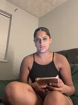 Snapshot of SexyRiri_ chatting on 03/27/26, 09:25 SexyRiri online show from 03/27/26, 09:25