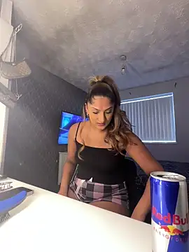 Snapshot of SexyRiri_ chatting on 04/14/26, 02:45 SexyRiri online show from 04/14/26, 02:45