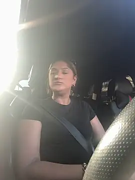 Snapshot of SexyRiri_ chatting on 04/27/26, 05:11 SexyRiri online show from 04/27/26, 05:11