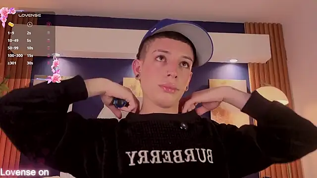 Luca Prince  online show from 03/23/26, 03:43