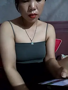 Snapshot of Chengnie chatting on 04/19/26, 01:05 Chengnie online show from 04/19/26, 01:05