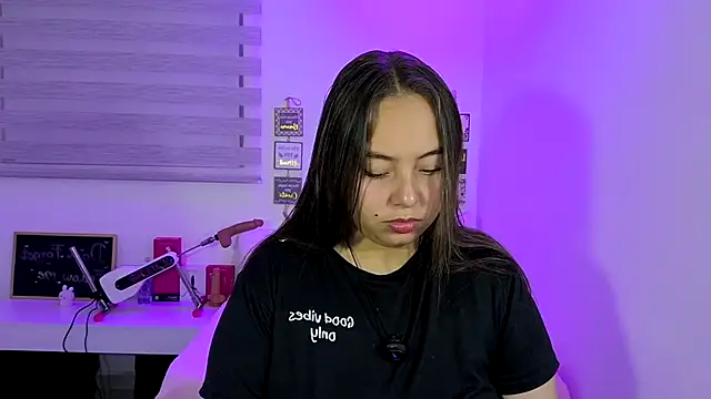 Snapshot of cherry_valeria chatting on 06/23/26, 02:20 cherry valeria online show from 06/23/26, 02:20