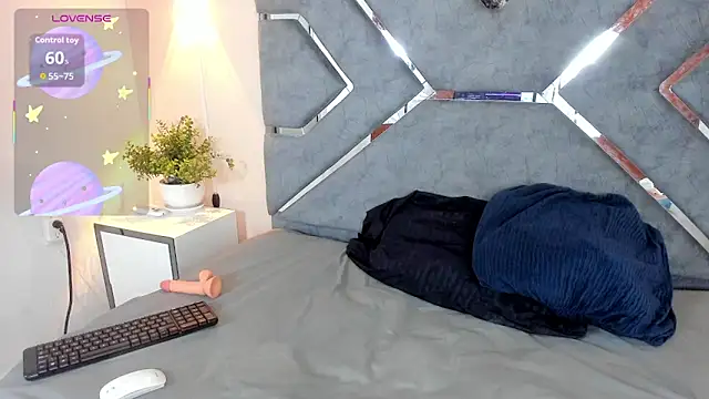 Snapshot of DanielaCruz-1 chatting on 04/09/26, 05:29 DanielaCruz-1 online show from 04/09/26, 05:29