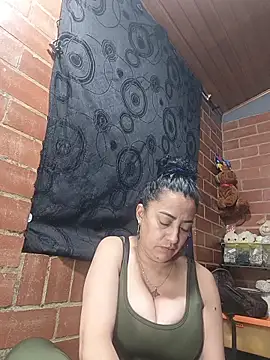 Snapshot of Alexandrina chatting on 04/16/26, 09:43 Alexandrina online show from 04/16/26, 09:43