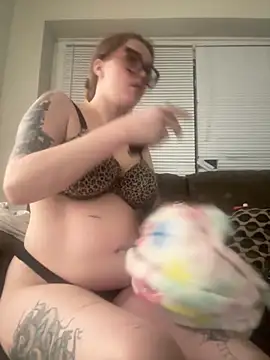 Naughtykitten199 online show from 04/05/26, 09:17