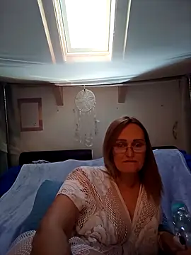 Snapshot of roxy_74 chatting on 04/15/26, 08:54 roxy 74 online show from 04/15/26, 08:54